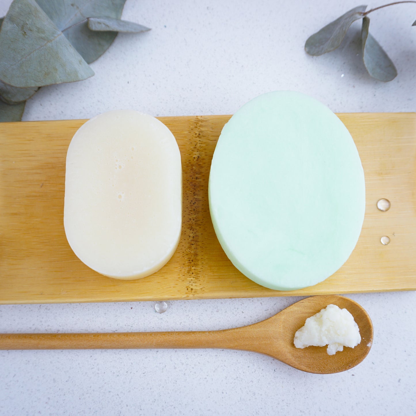 Hydrating Eucalyptus shampoo bar with added shea butter
