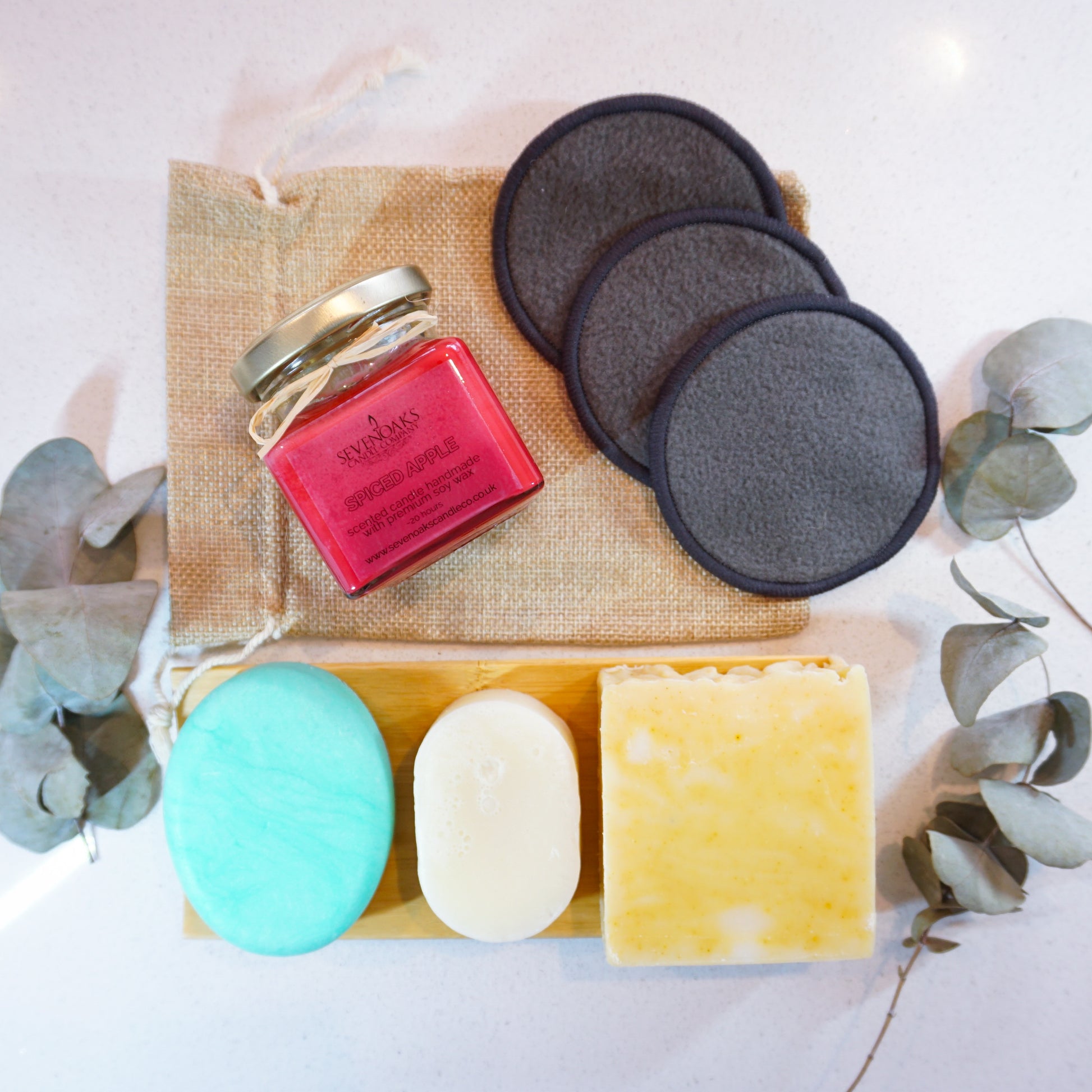 Washla Gift Set - Includes Candle, Soap, Shampoo and conditioner bar. Comes with a gift bag